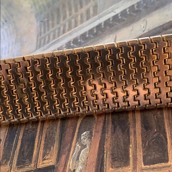 Vintage  large heavy wide gold plated bracelet - Picture 11 of 14